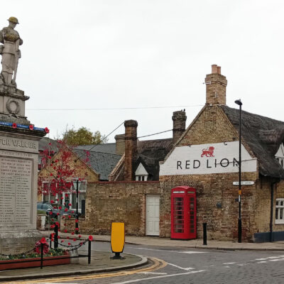 Soham War Memorial & Red Lion Pub